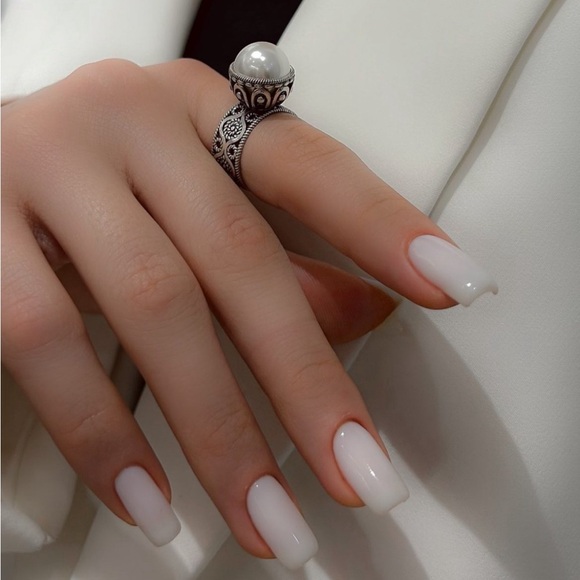 New Silver Ring with Pearl - Picture 5 of 6